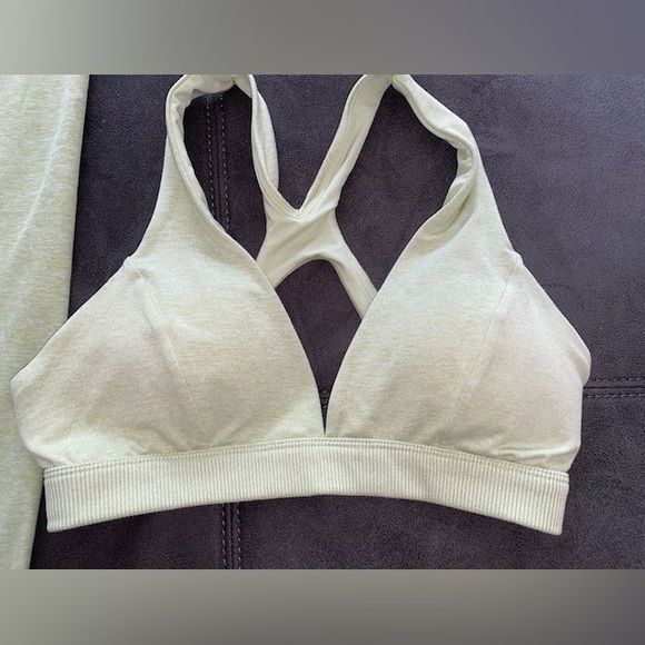 Alo Yoga Leggings & Bra set XS/SM - Picture 12 of 12